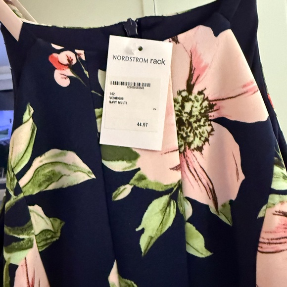 Vince Camuto DRESS - Picture 2 of 5